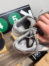 Load image into Gallery viewer, Yeezy 700 V2 Static Sz 7.5
