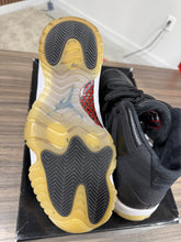 Load image into Gallery viewer, Jordan 11 72-10 Sz 8
