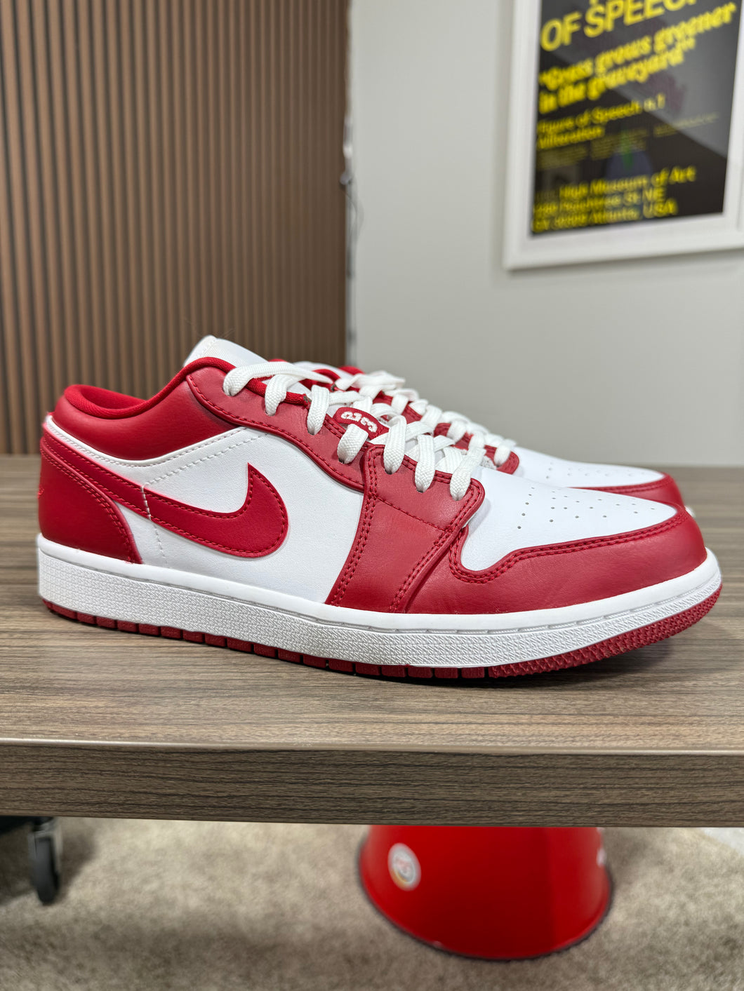 Jordan 1 low Team Red Sz 8.5 No Box
