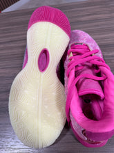 Load image into Gallery viewer, Lebron The World Is Your Oyster Sz 12 No Box

