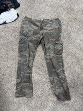 Load image into Gallery viewer, Wrangler Camo Pants Mens 36X32 Green Cargo 38 x 32

