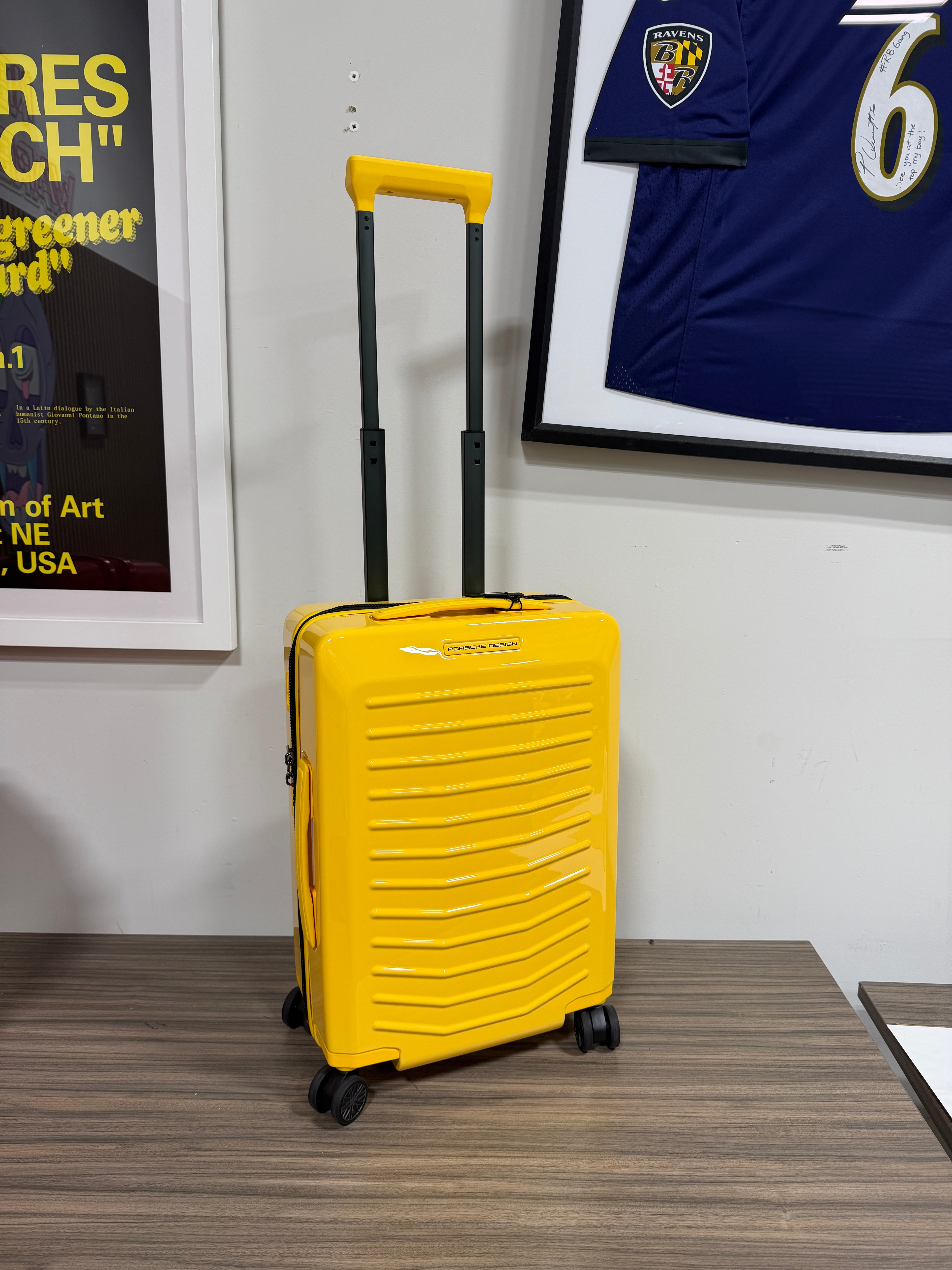 Porsche Roadster 21" Carry-On Spinner Luggage