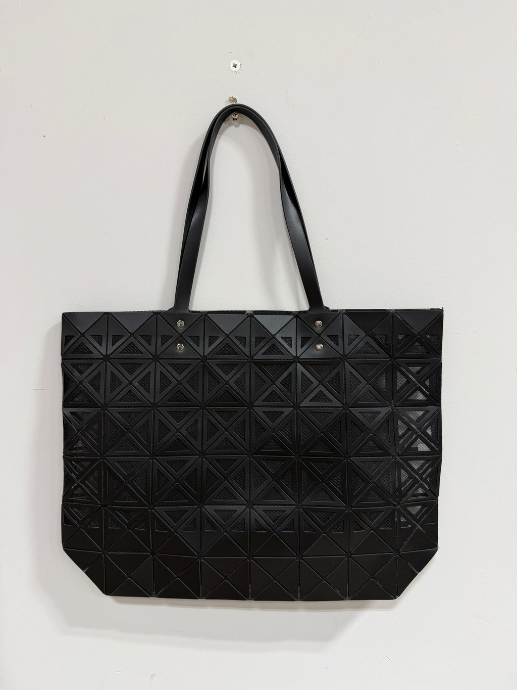 Prism Tote Bag 22" Black