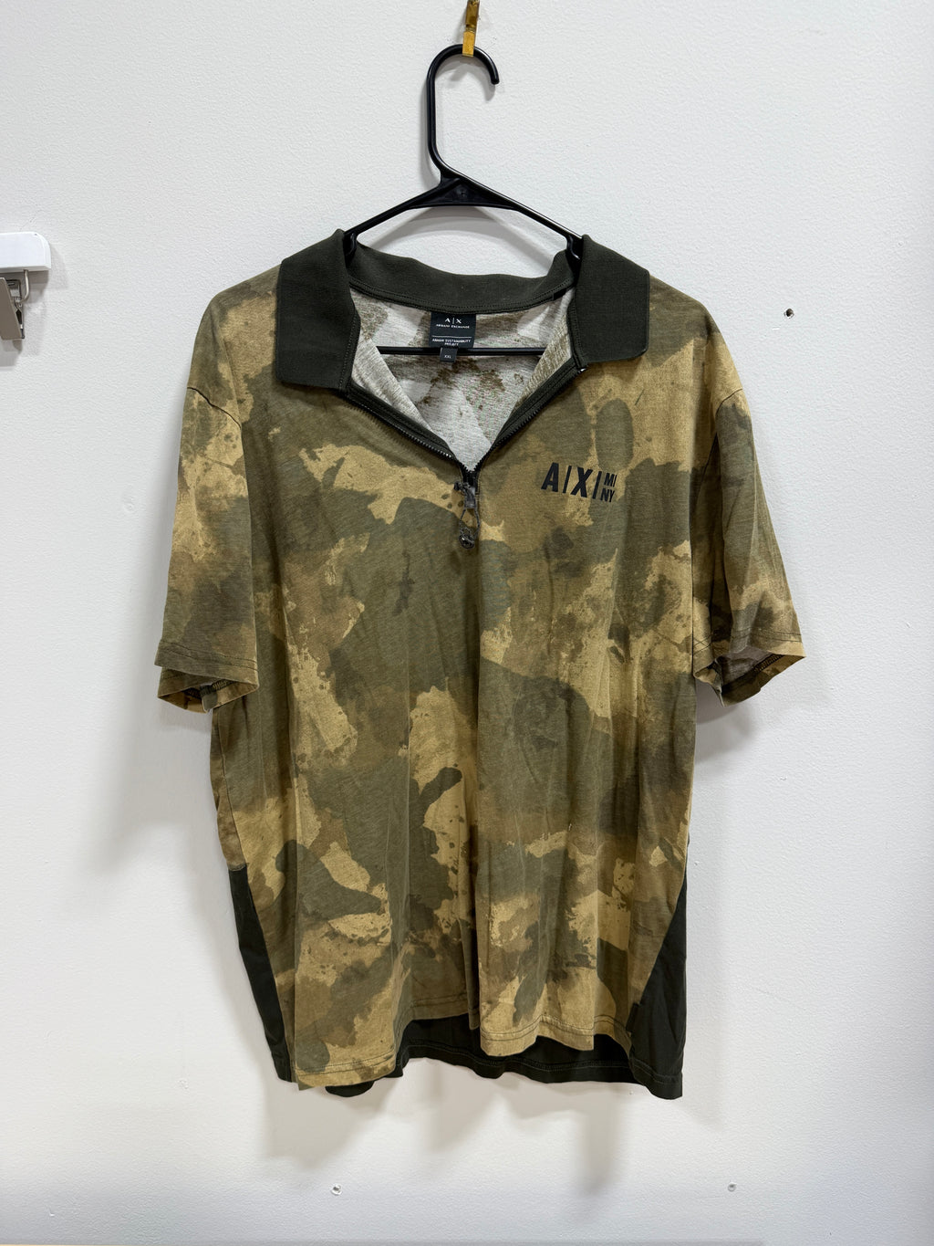 Armani Exchange men's camo-print short-sleeve half-zip sz 2XL