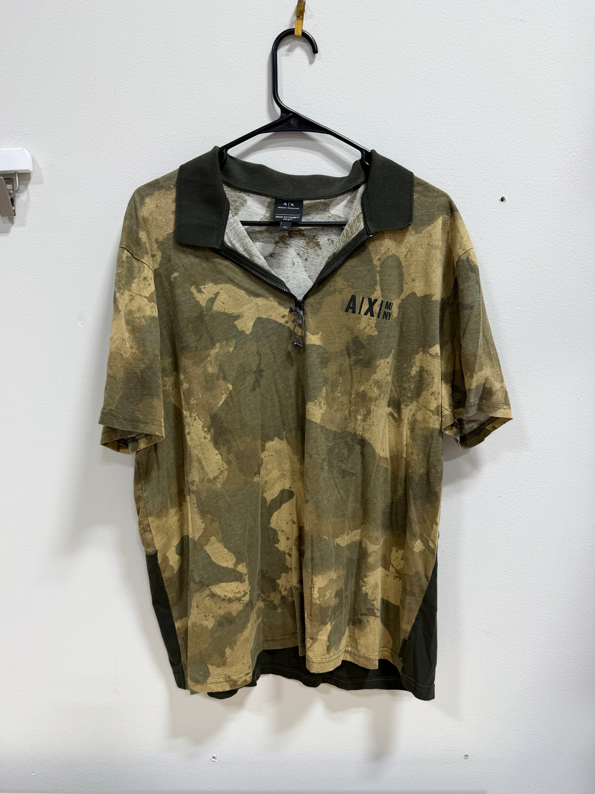 Armani Exchange men's camo-print short-sleeve half-zip sz 2XL