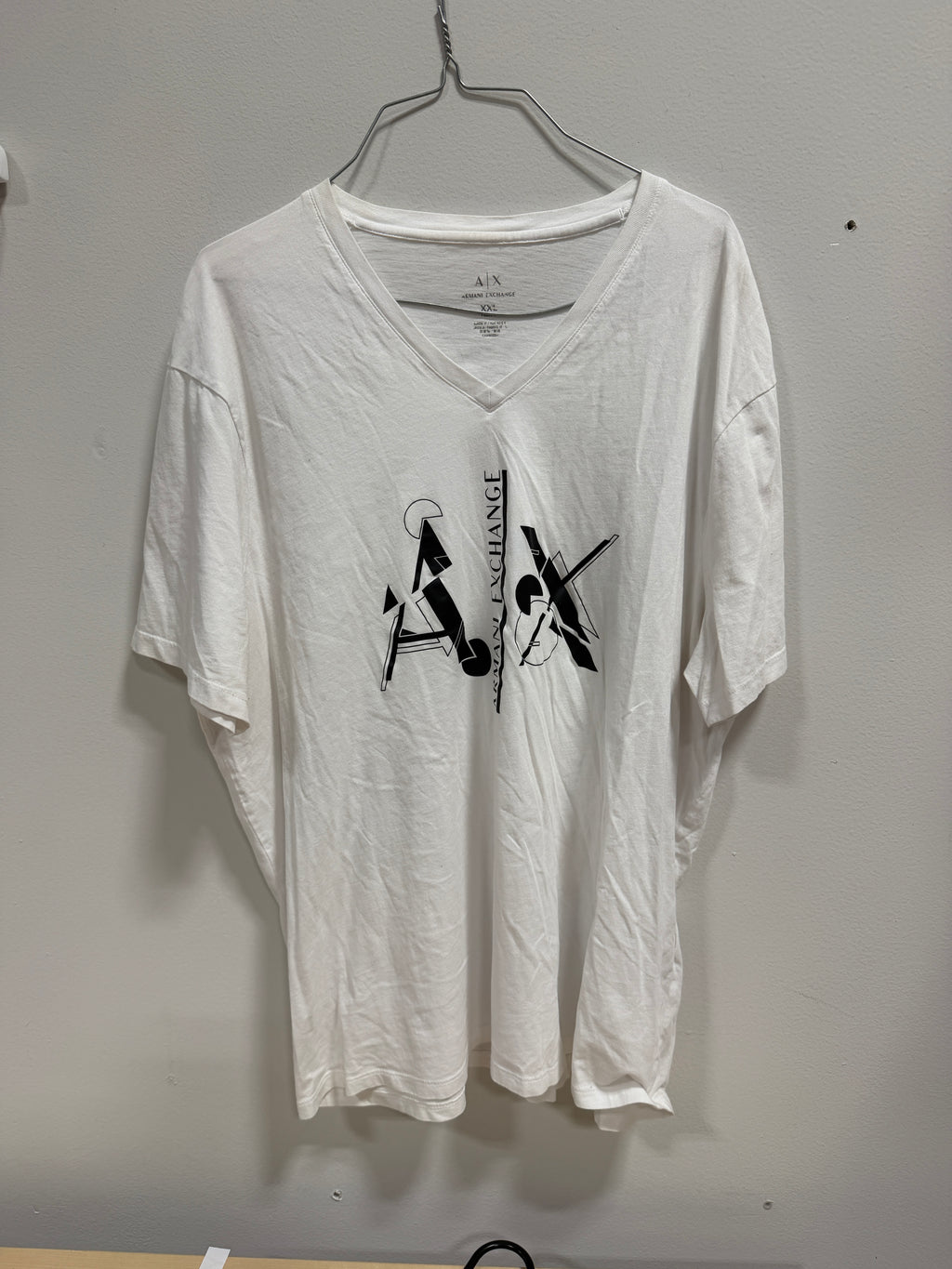 Armani Exchange V-neck t-shirt men's sz 2XL