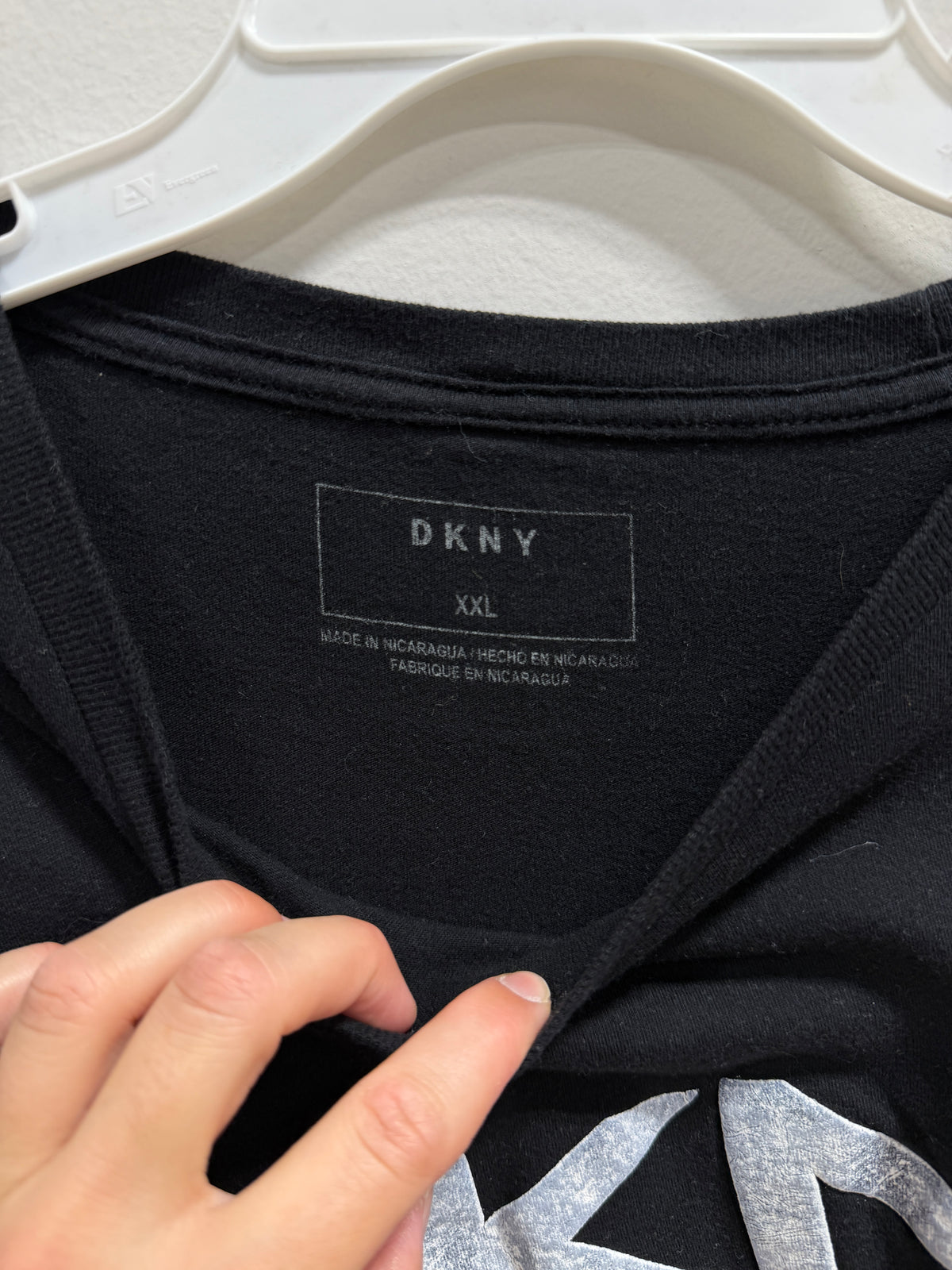 DKNY short-sleeve crewneck T-shirt men's sz 2XL