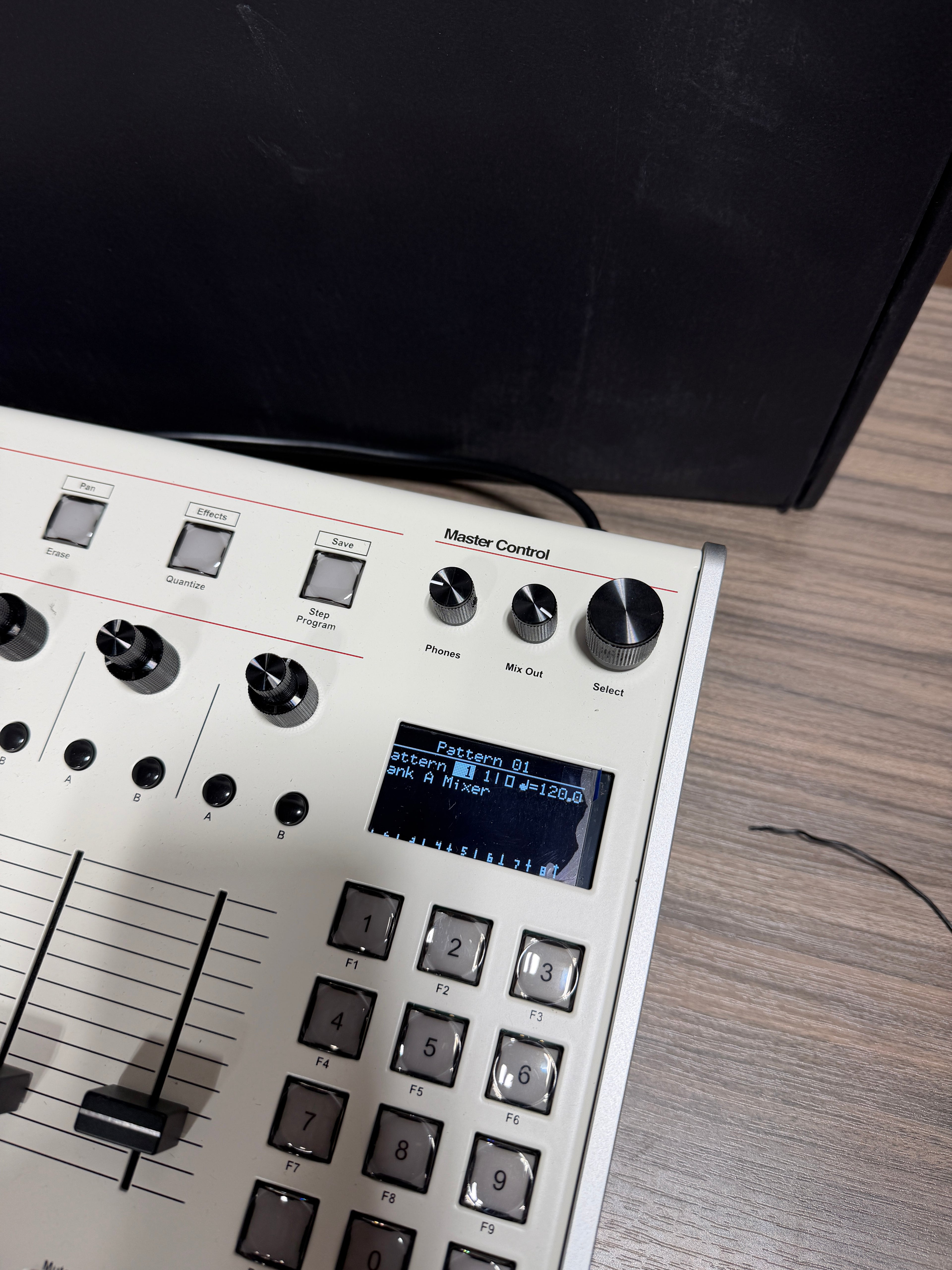 Isla Instruments S2400 White