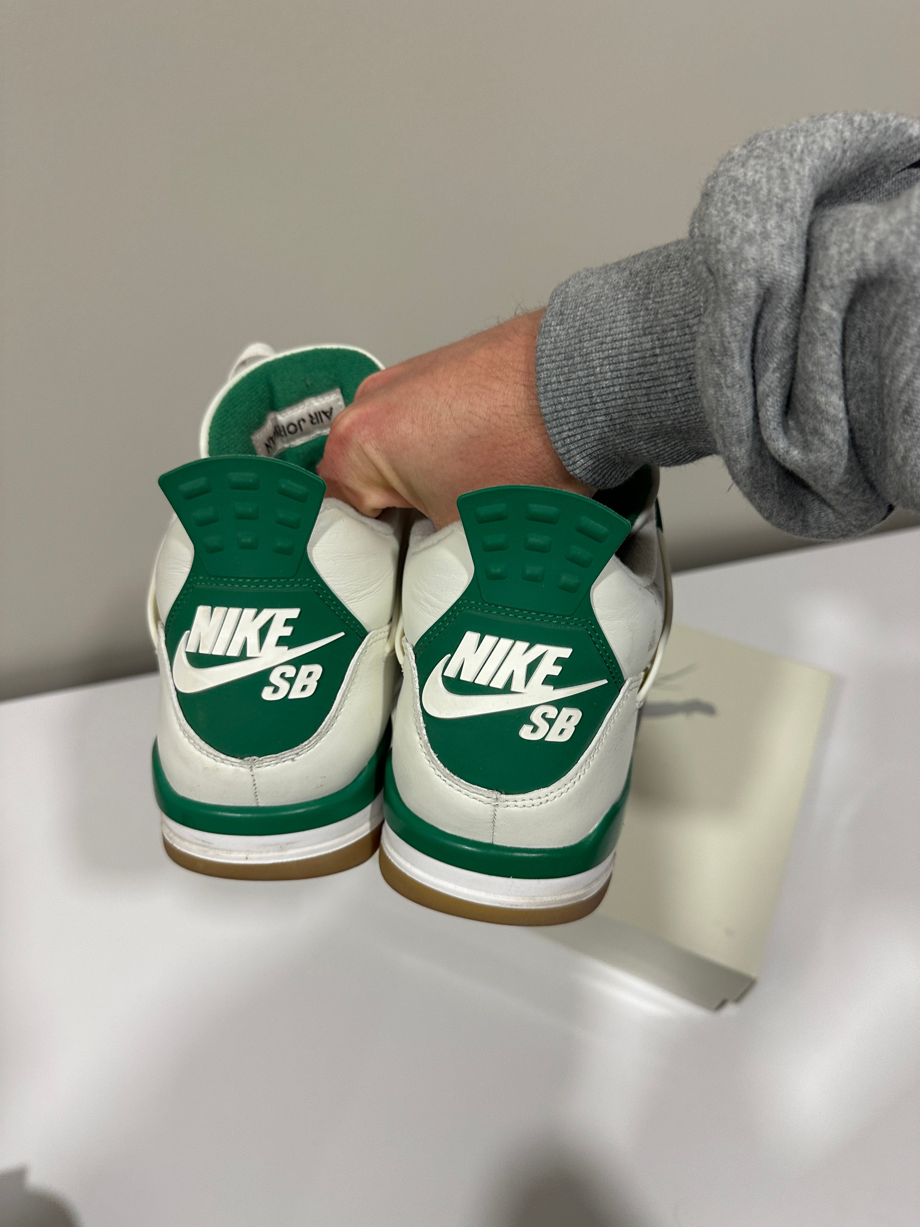 Nike SB x Air Jordan 4 Retro SP 'Pine Green' Sz 11
