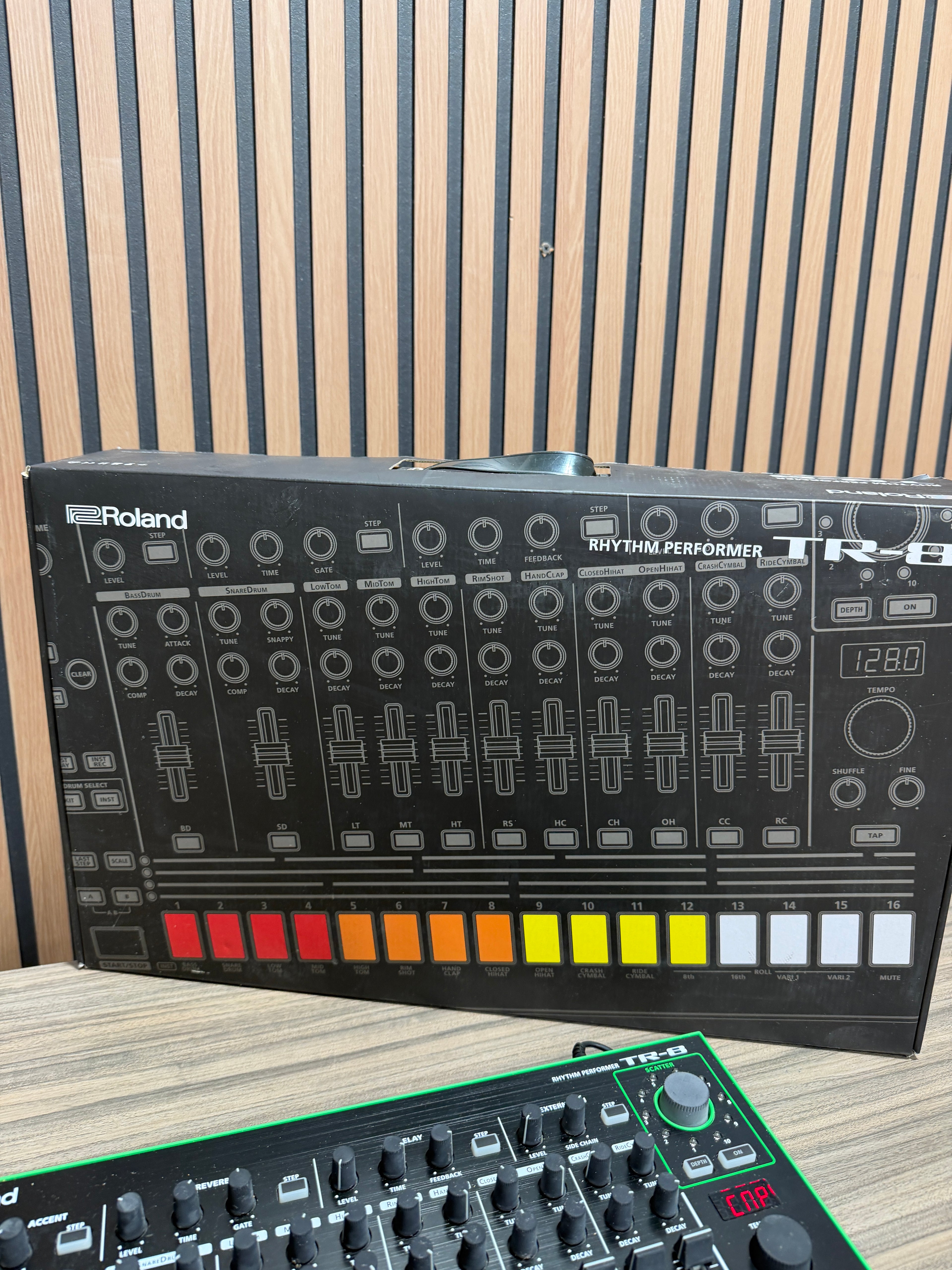 Roland AIRA TR-8 Rhythm Performer