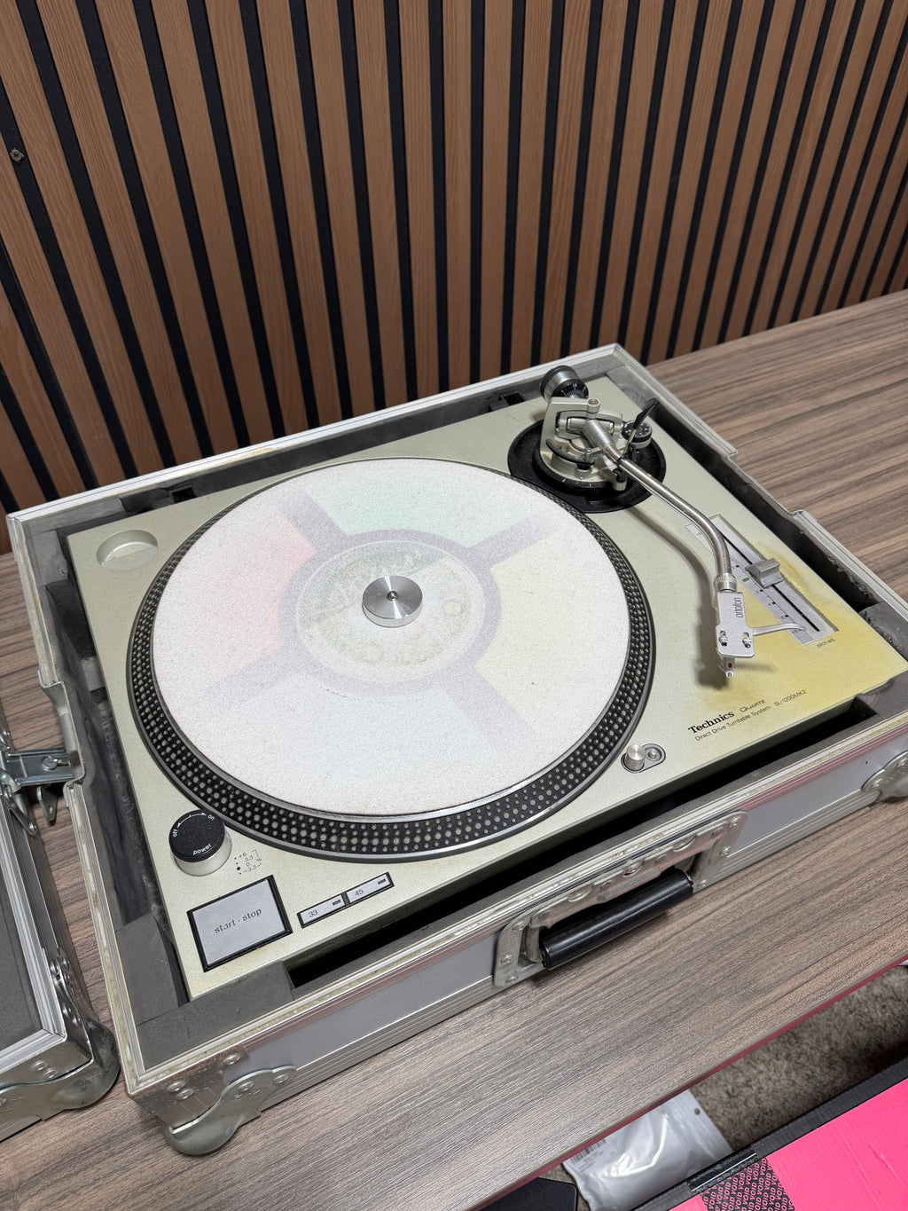 Technics SL-1200MK2 Direct Drive DJ Turntable Vinyl Record Player WITH CASE