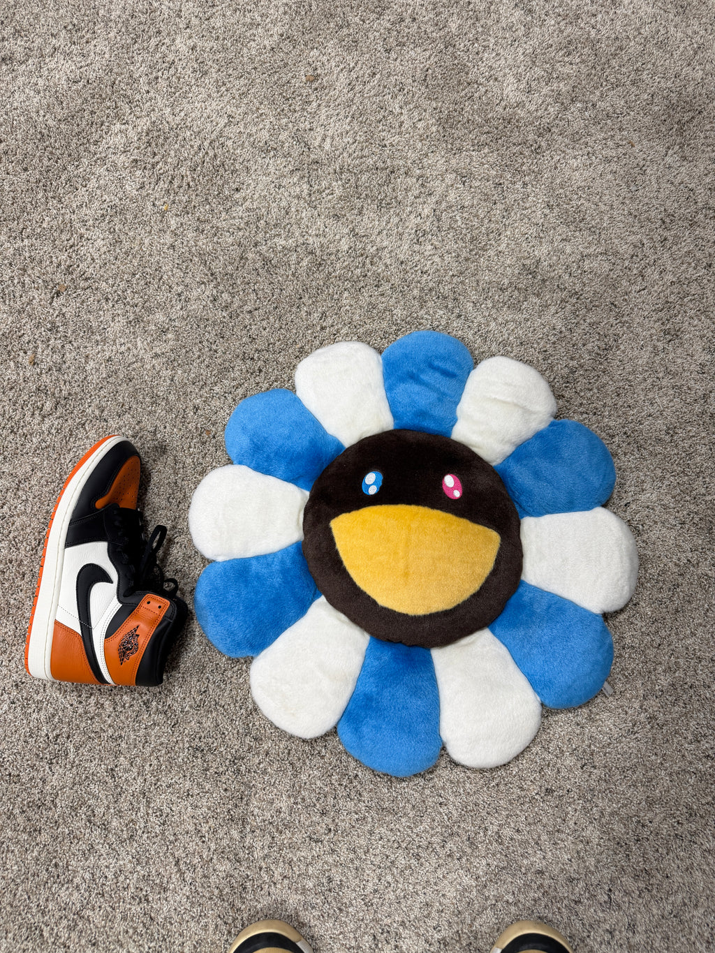 Takashi Murakami flower pillow cushion White/Blue