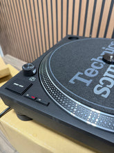 Load image into Gallery viewer, Technics SL-1200MK7 Direct-Drive Turntable Matte Black
