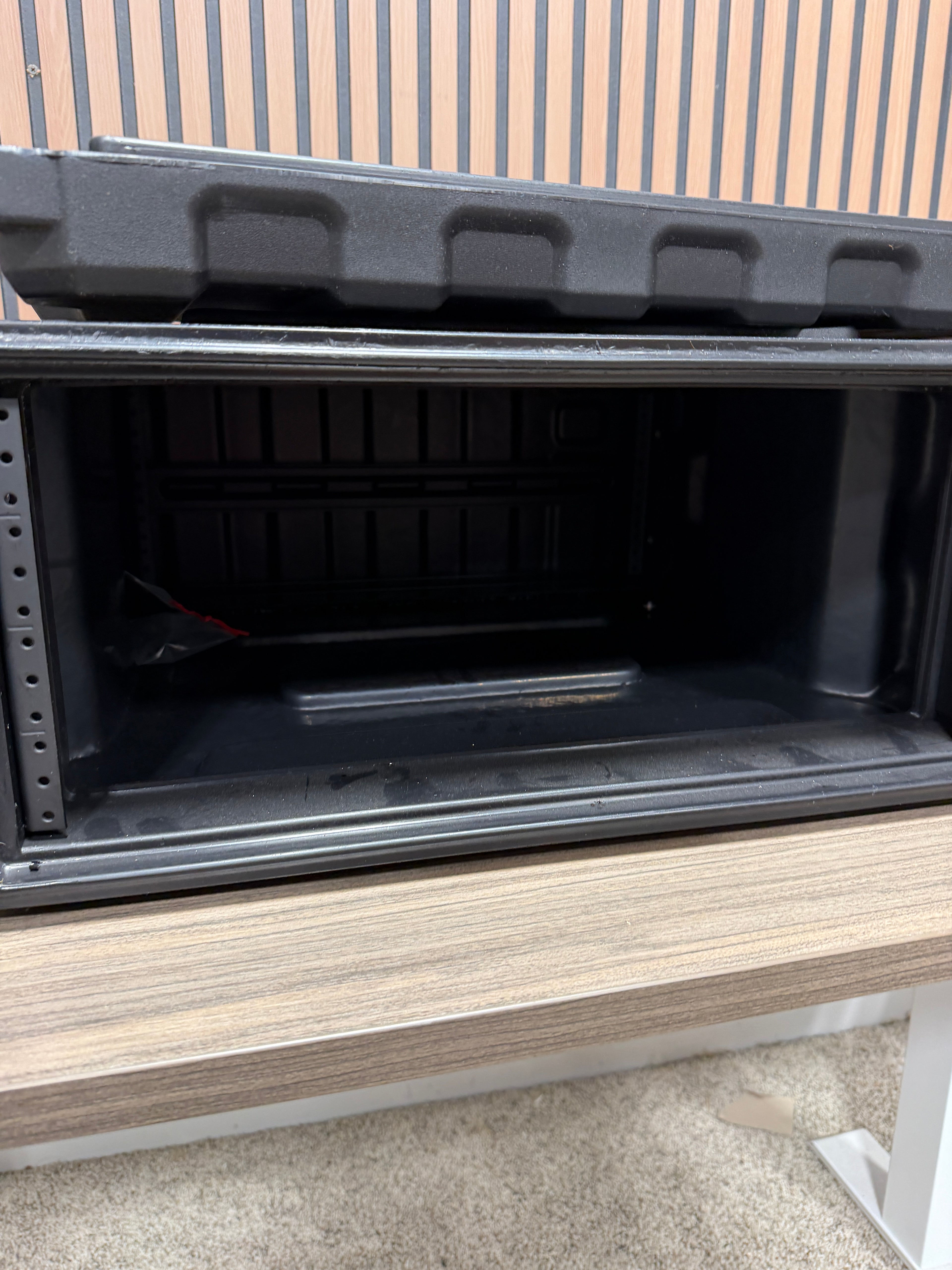 Gator Pro-Series Roto-molded 4U 19.25" Deep Rack Case