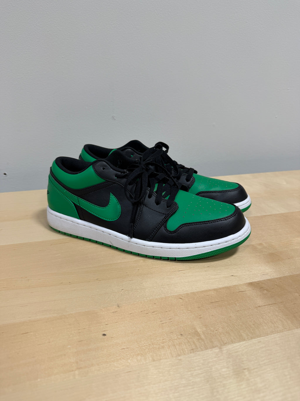 Nike Air Jordan 1 Low "Black Lucky Green" Sz 12