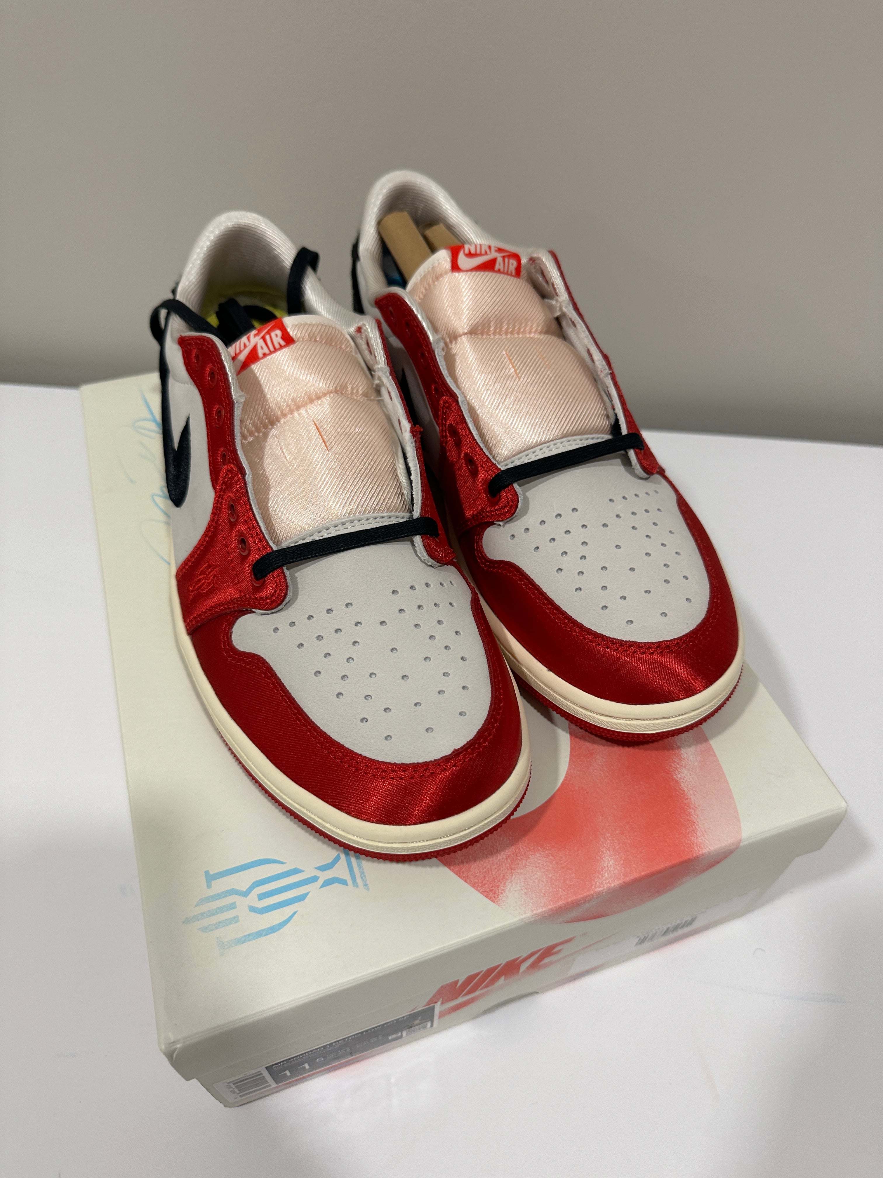 Jordan 1 Retro Low OG Trophy Room Rookie Card Away Sz 11.5