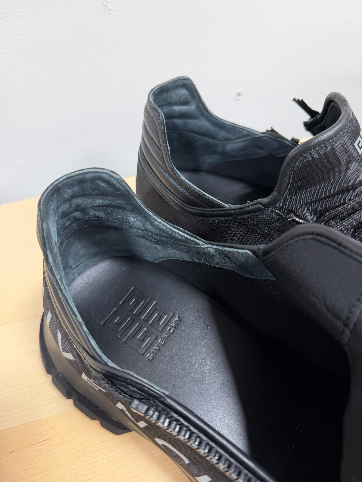 Givenchy Spectre Zip Low Sz 11