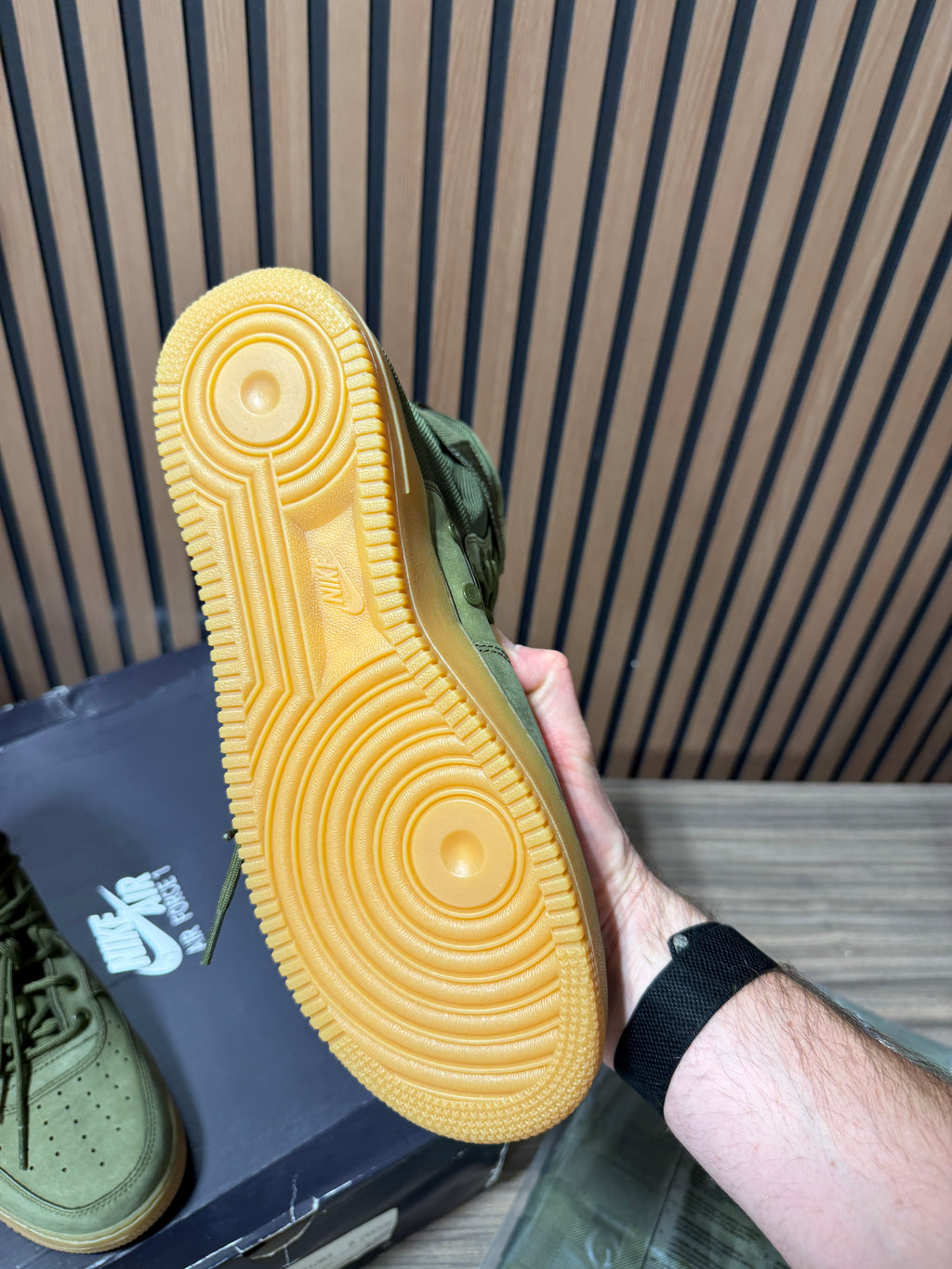 NIKE 2016 SF AF1 AIR FORCE 1 SPECIAL FIELD Size 11 Olive