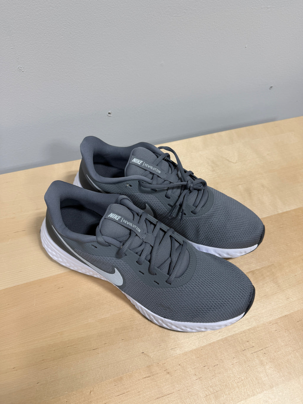 NEW Nike Revolution 5 'Cool Grey' Sz 12