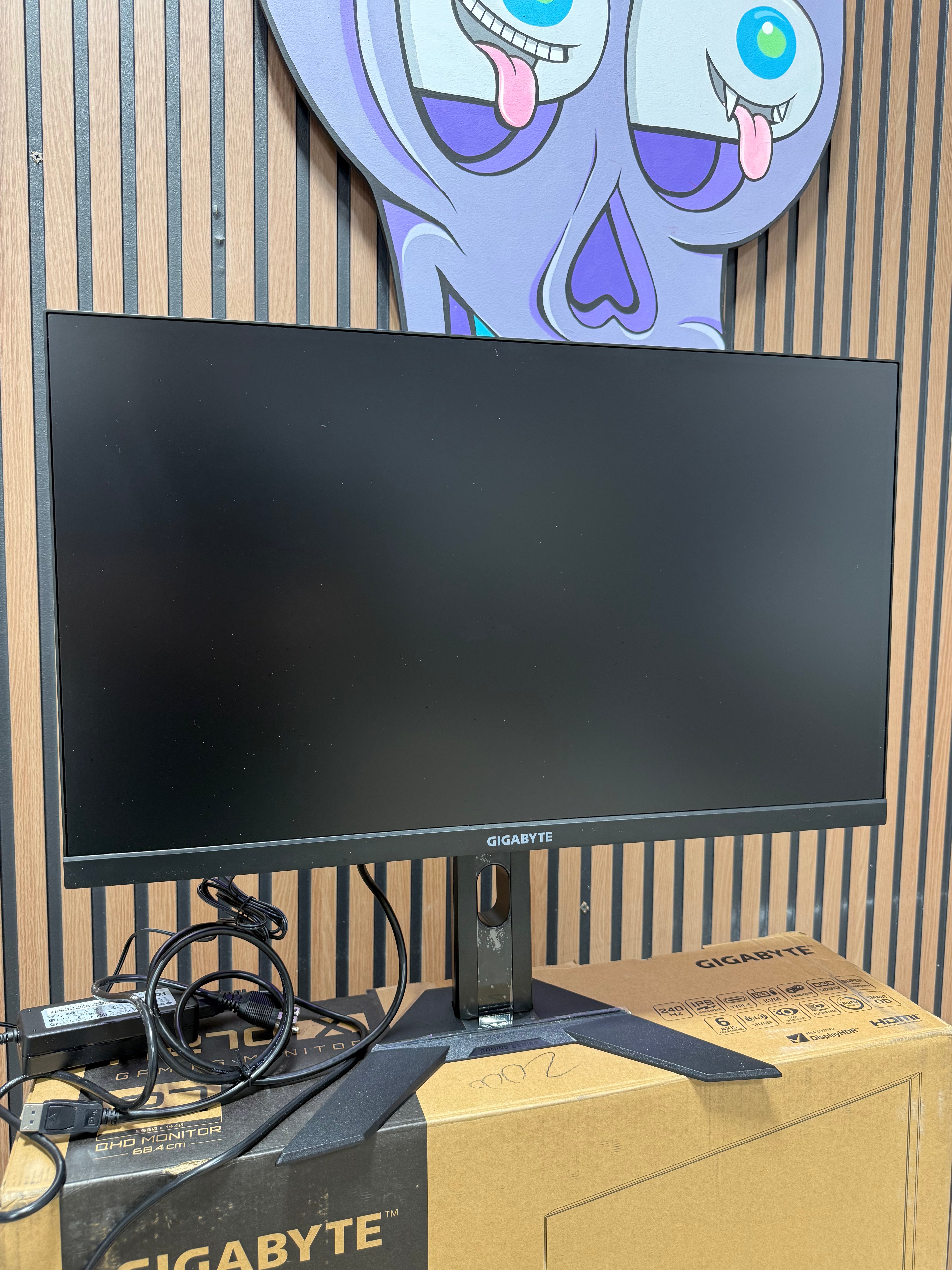 GIGABYTE - M27Q X - 27" IPS Gaming Monitor