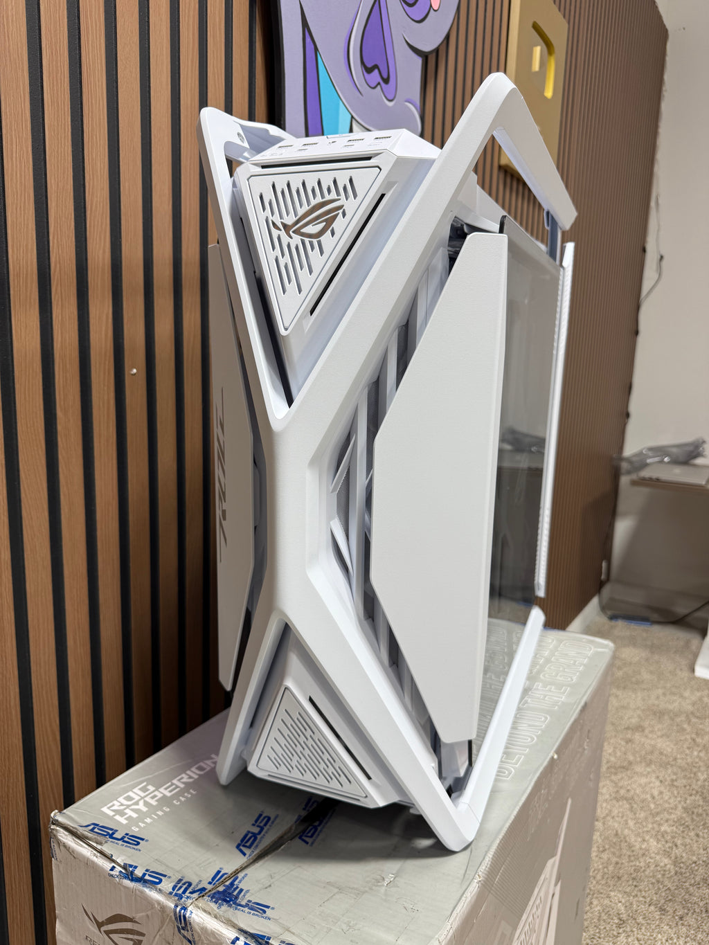 ASUS ROG Hyperion GR701 EATX full-tower