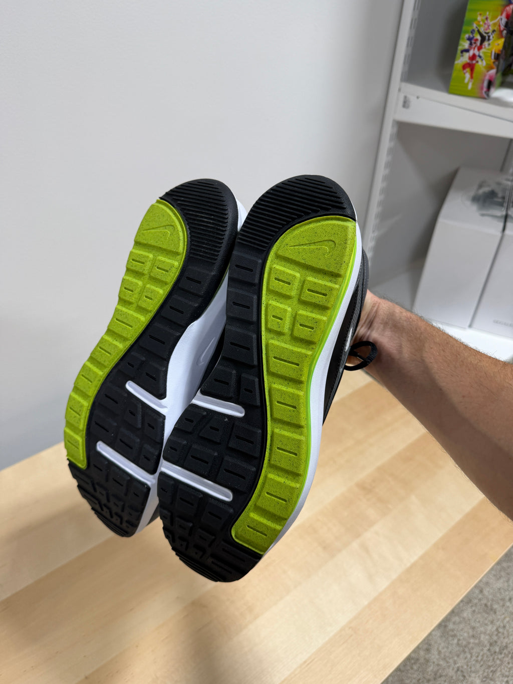 NEW Nike Air Max AP Neon Sz 12