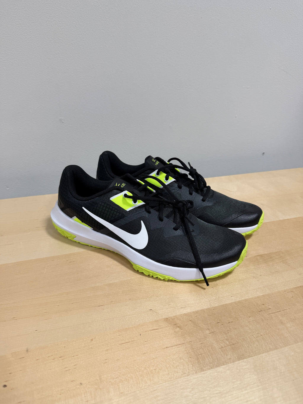 NEW Nike Varsity Compete TR 3 Sz 12