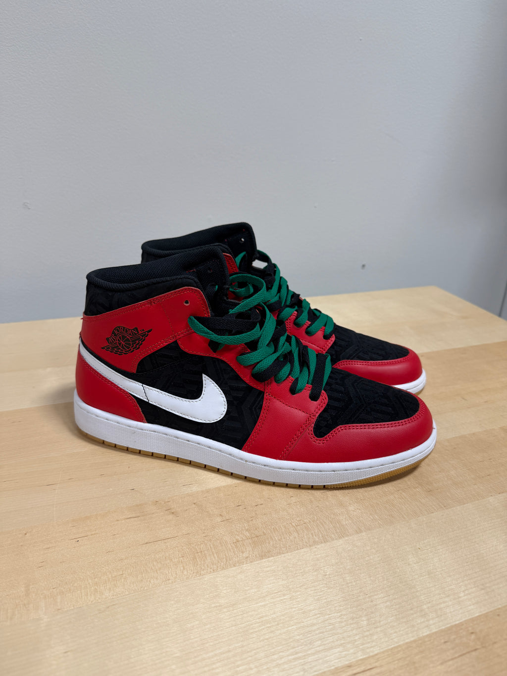 Air Jordan 1 Mid SE 'Christmas' Sz 12