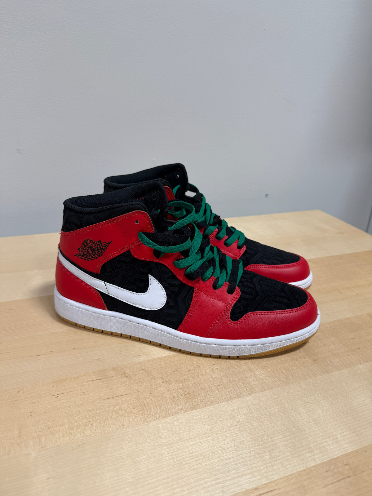 Air Jordan 1 Mid SE 'Christmas' Sz 12