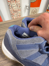 Load image into Gallery viewer, Jordan 11 Low blue moon size GS 7y
