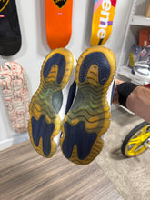 Load image into Gallery viewer, Jordan 11 Low blue moon size GS 7y
