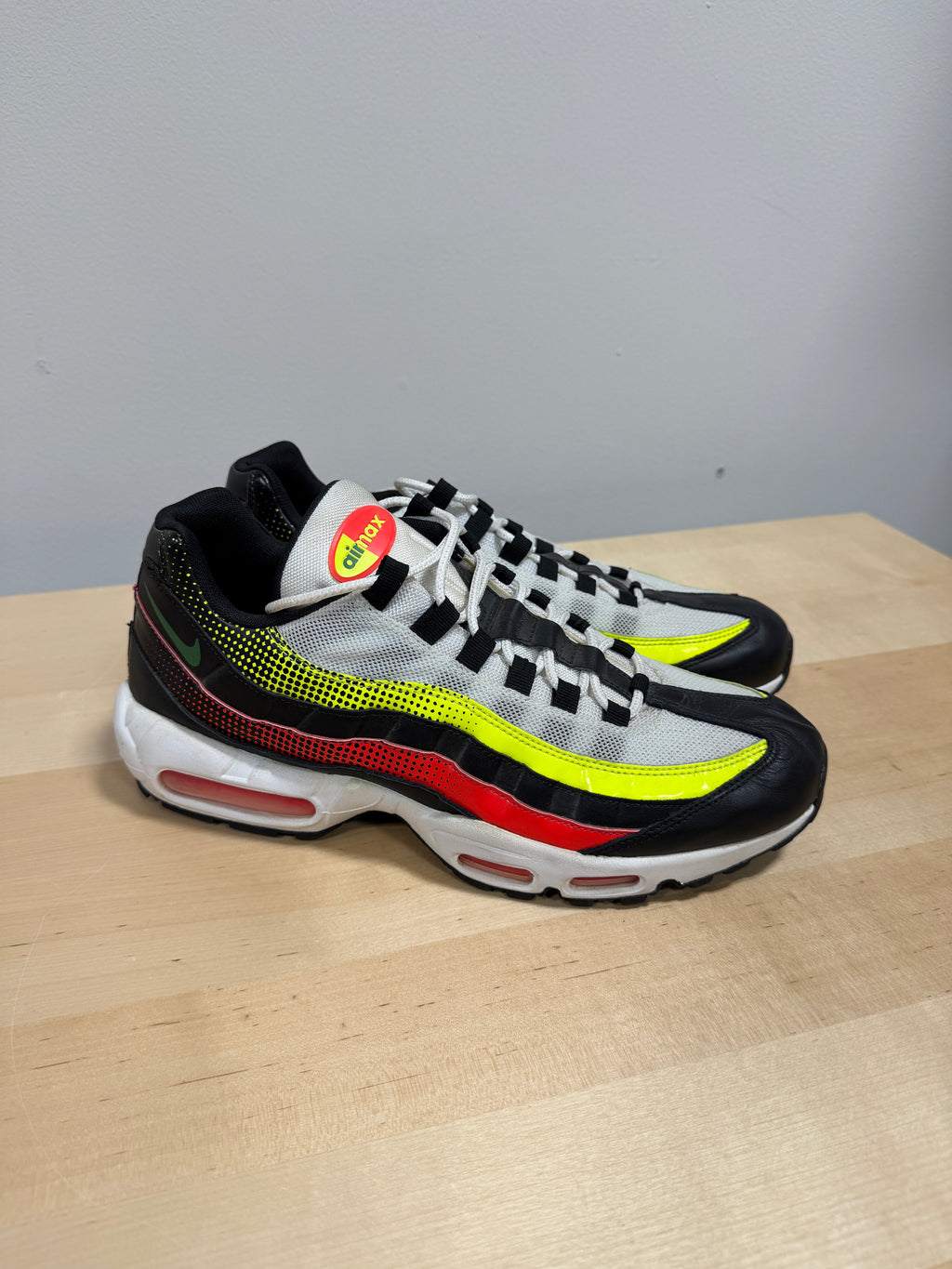 Nike Air Max 95 SE Black Red Aloe Verde Sz 12