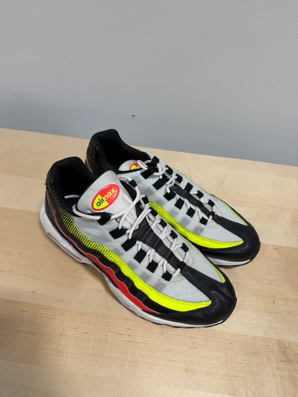 Nike Air Max 95 SE Black Red Aloe Verde Sz 12
