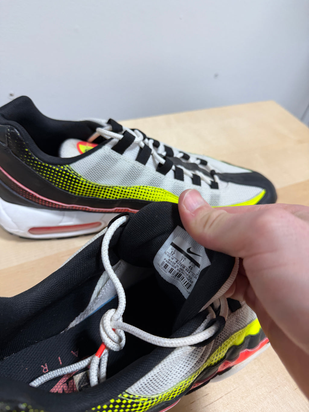 Nike Air Max 95 SE Black Red Aloe Verde Sz 12