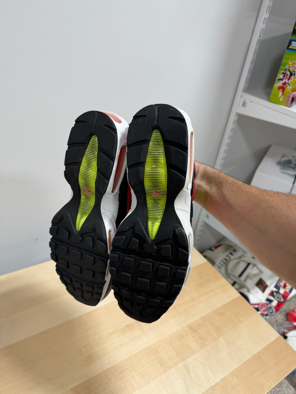 Nike Air Max 95 SE Black Red Aloe Verde Sz 12