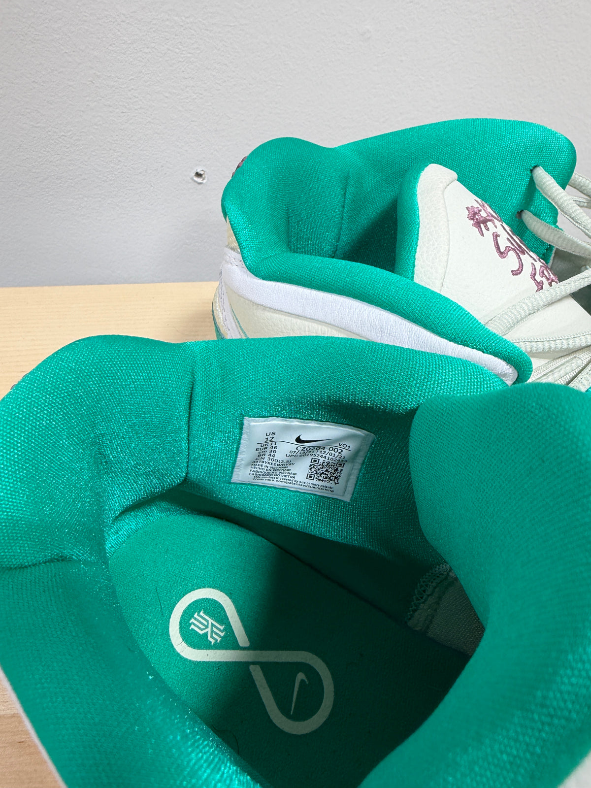 Nike Kyrie 8 Infinity x Sue Bird sz 12 no box