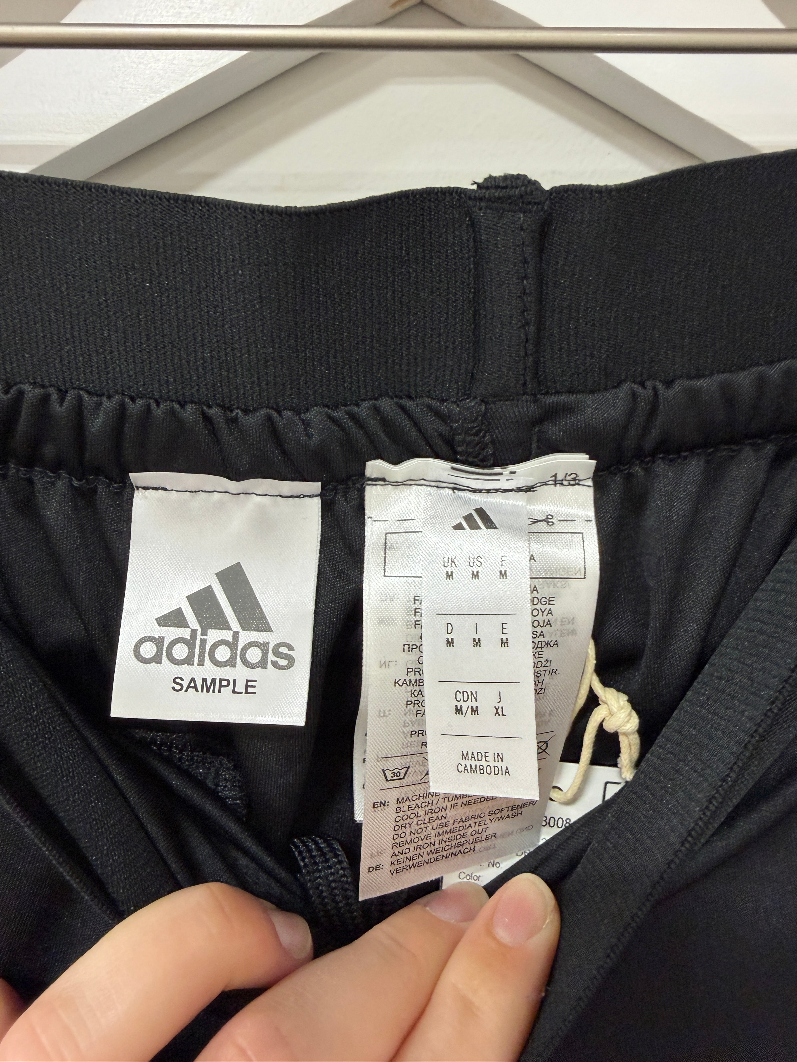 adidas Teamwear Ref6 Shorts – Black/White
