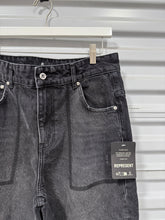Load image into Gallery viewer, Represent Cargo Denim Sz 32
