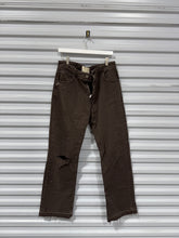 Load image into Gallery viewer, 525 Brown Denim Distressed Sz 32
