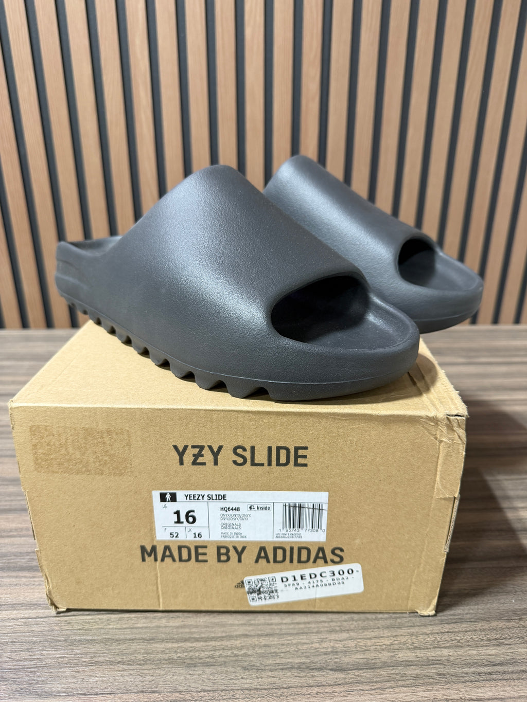 adidas Yeezy Slides 'Onyx' Sz 16