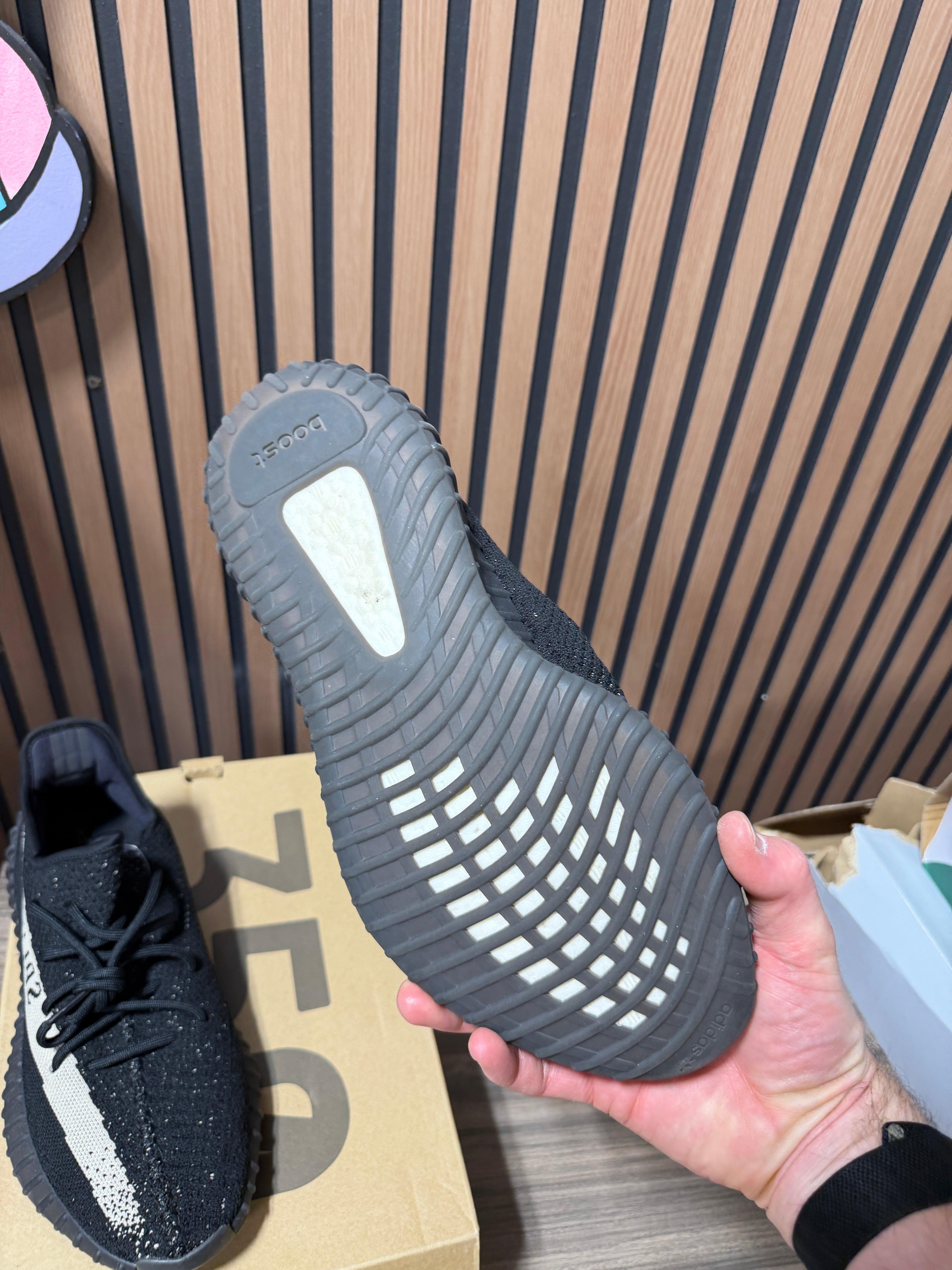 Yeezy 350 v2 'Oreo' Size 11
