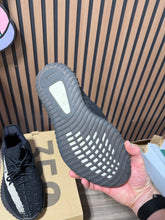 Load image into Gallery viewer, Yeezy 350 v2 'Oreo' Size 11
