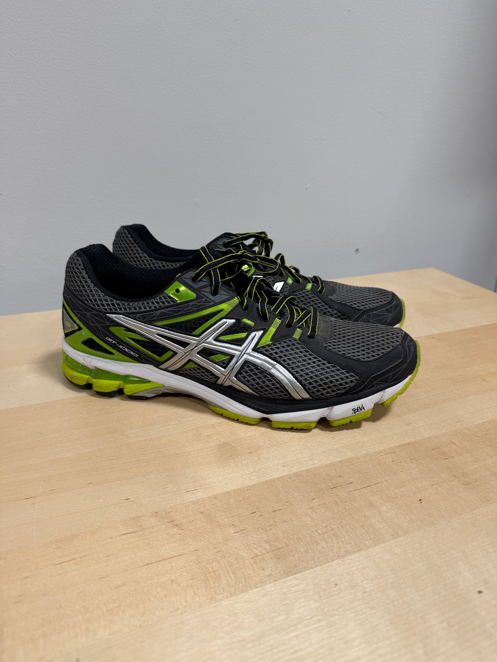 ASICS GT-1000 3 Sz 12 Carbon/Flash Green