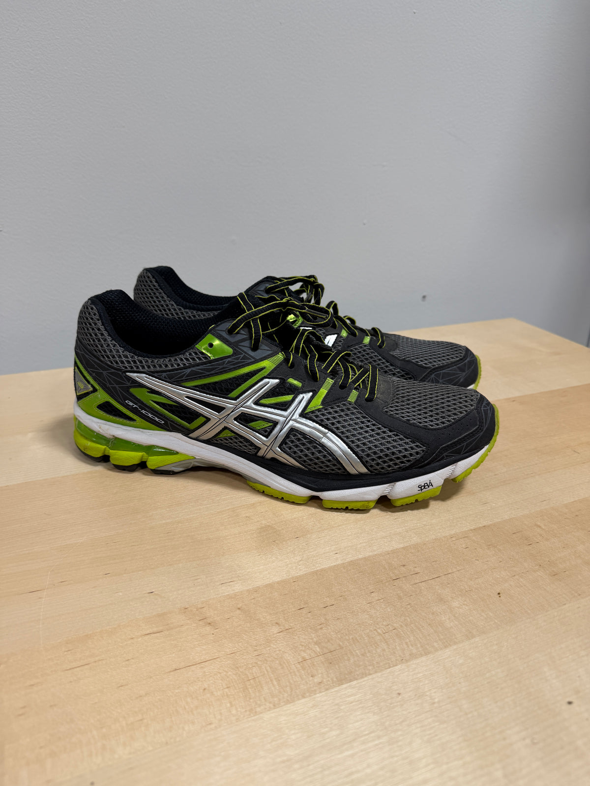 ASICS GT-1000 3 Sz 12 Carbon/Flash Green