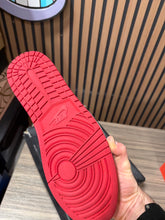 Load image into Gallery viewer, Air Jordan 1 Mid WB HARE 2015 Sz 12
