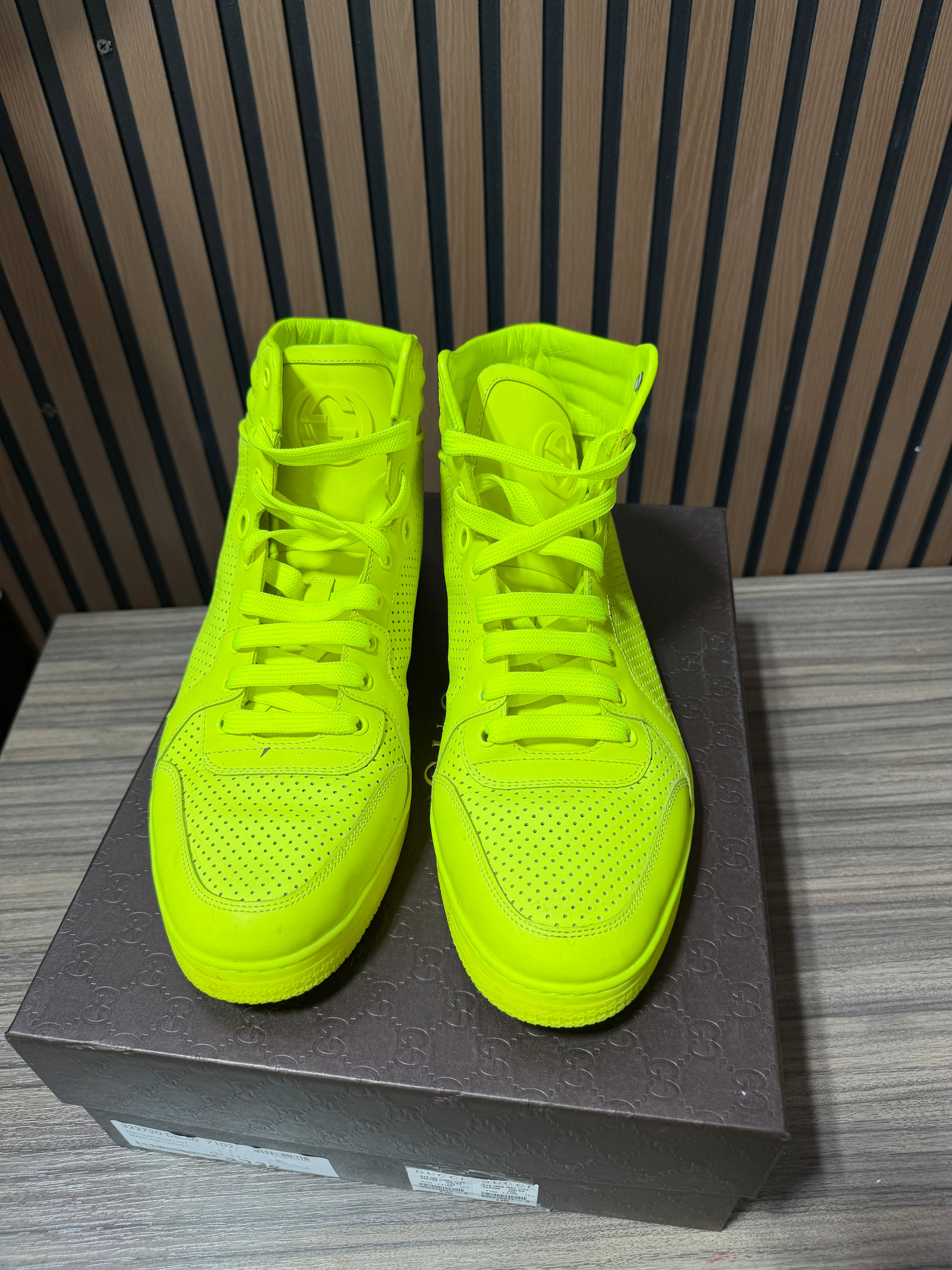 Gucci(323812) Neon Green Perforated Leather High Top Sz 12/45