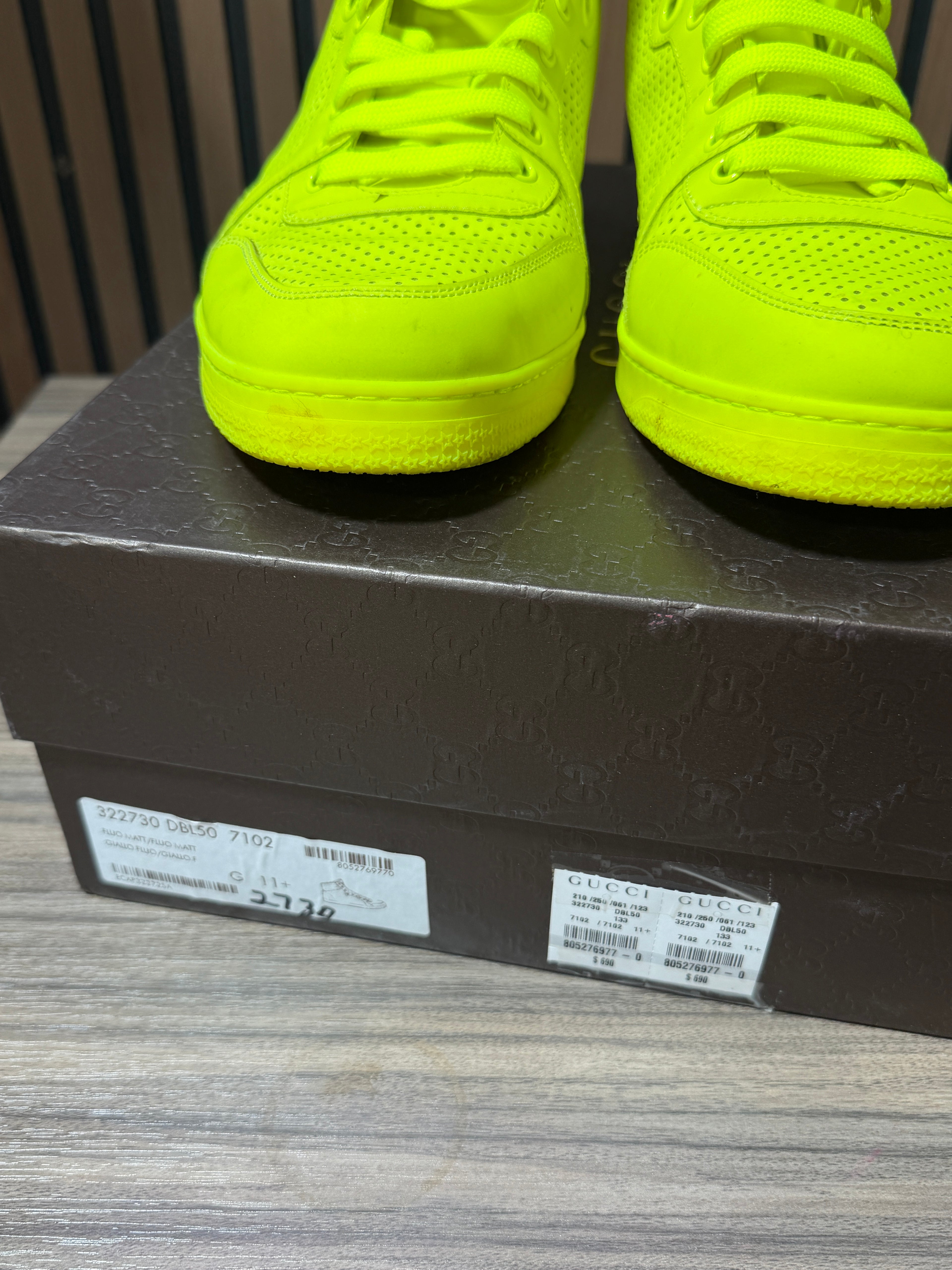 Gucci(323812) Neon Green Perforated Leather High Top Sz 12/45