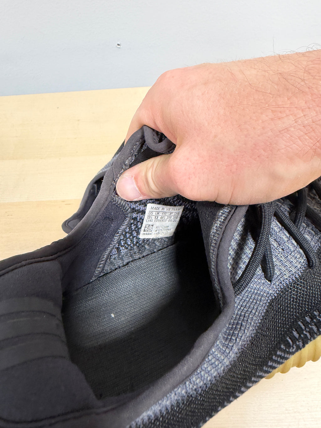 adidas Yeezy Boost 350 V2 'Carbon' Sz 13.5