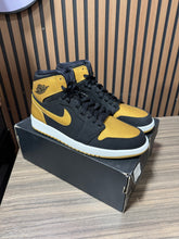 Load image into Gallery viewer, Jordan 1 High Melo Sz 12

