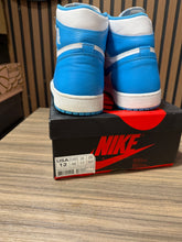 Load image into Gallery viewer, Air Jordan 1 Retro High OG 'UNC' 2015 Sz 12
